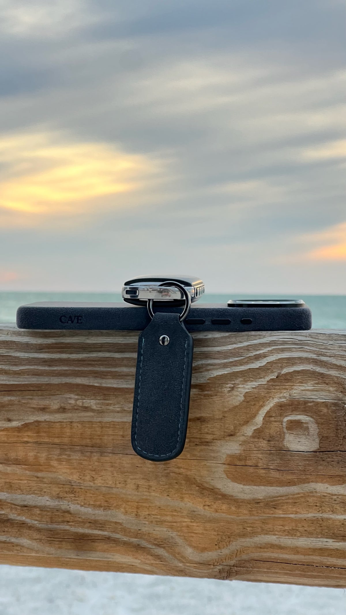 CAVE Alcantara Schlüsselanhänger