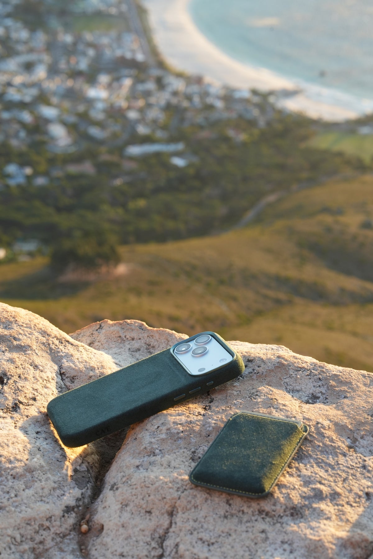 CAVE Alcantara MagSafe Wallet