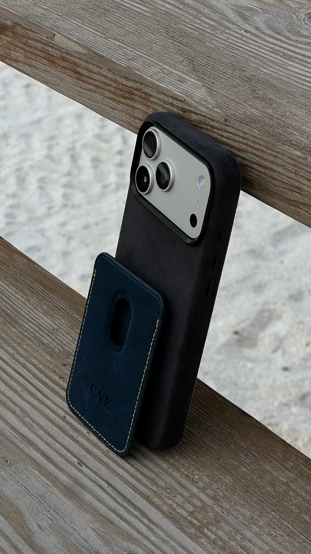 CAVE Alcantara MagSafe Wallet