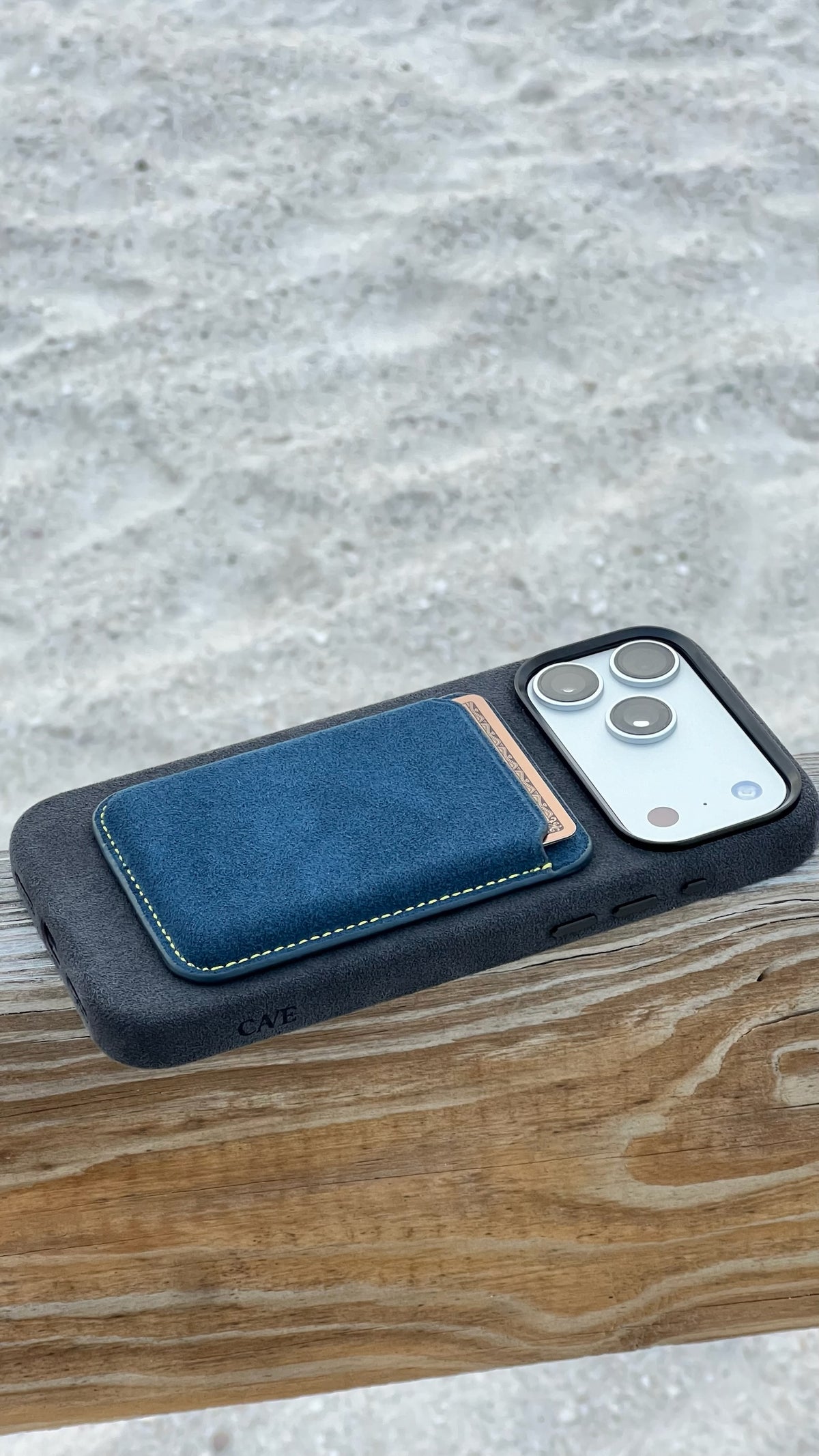 CAVE Alcantara MagSafe Wallet